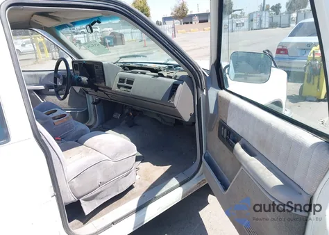 1992 Chevrolet Gmt-400 C1500 из США, поврежденный, VIN 2GCEC19K5N1236386